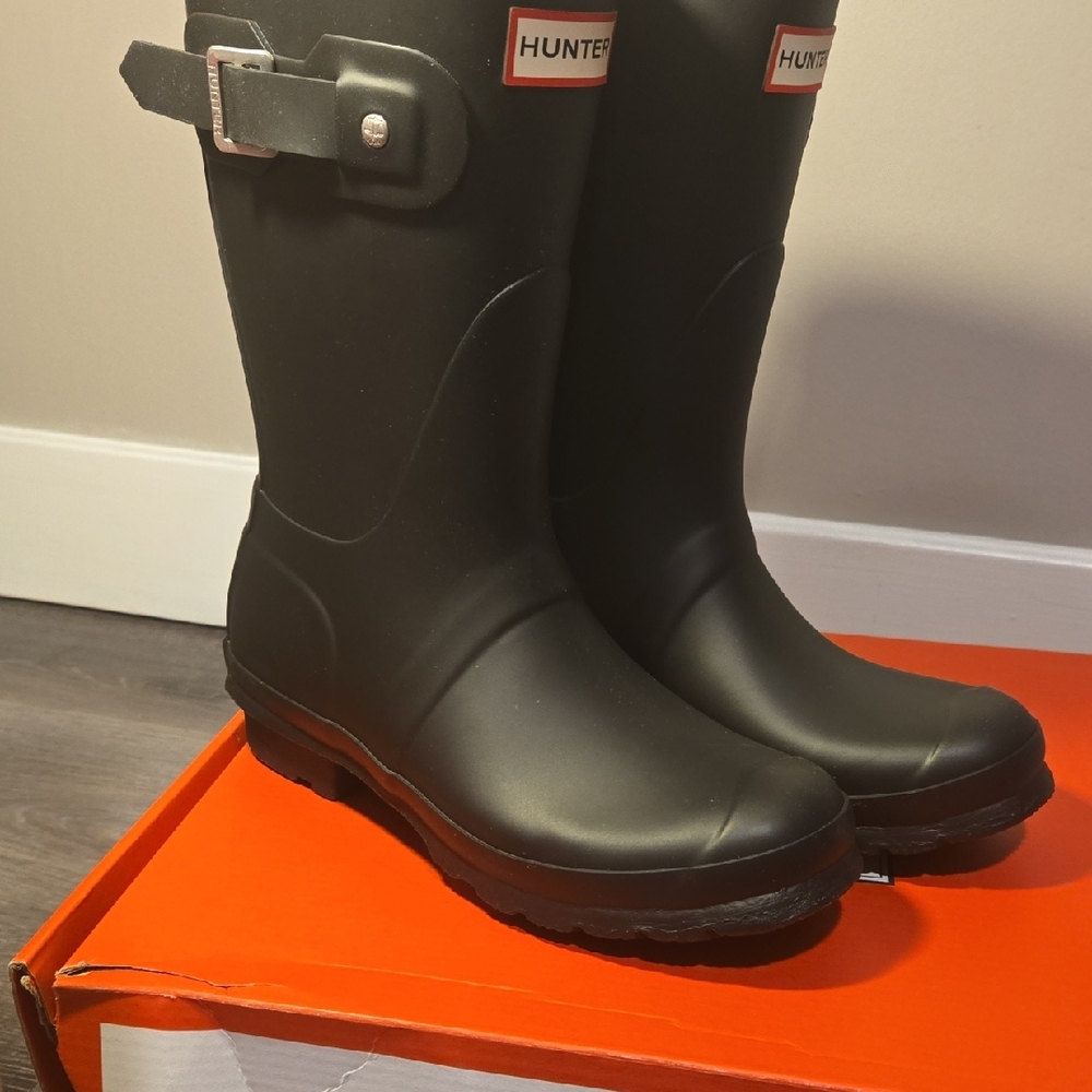 Hunter Classic The Original Short Black Boots Size 6 NEW